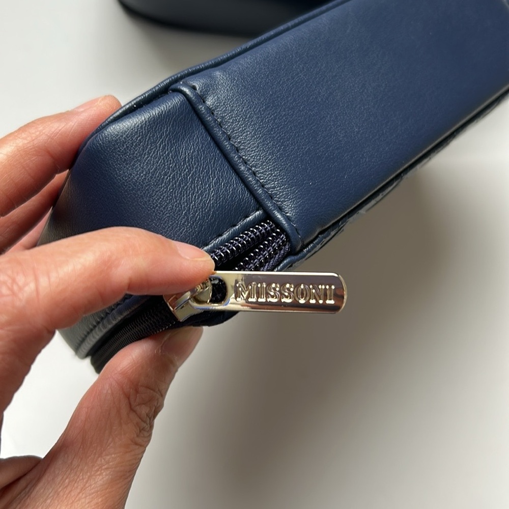 2 Missoni Blue Travel Amenity Bag/Cosmetic Case - Picture 4 of 7